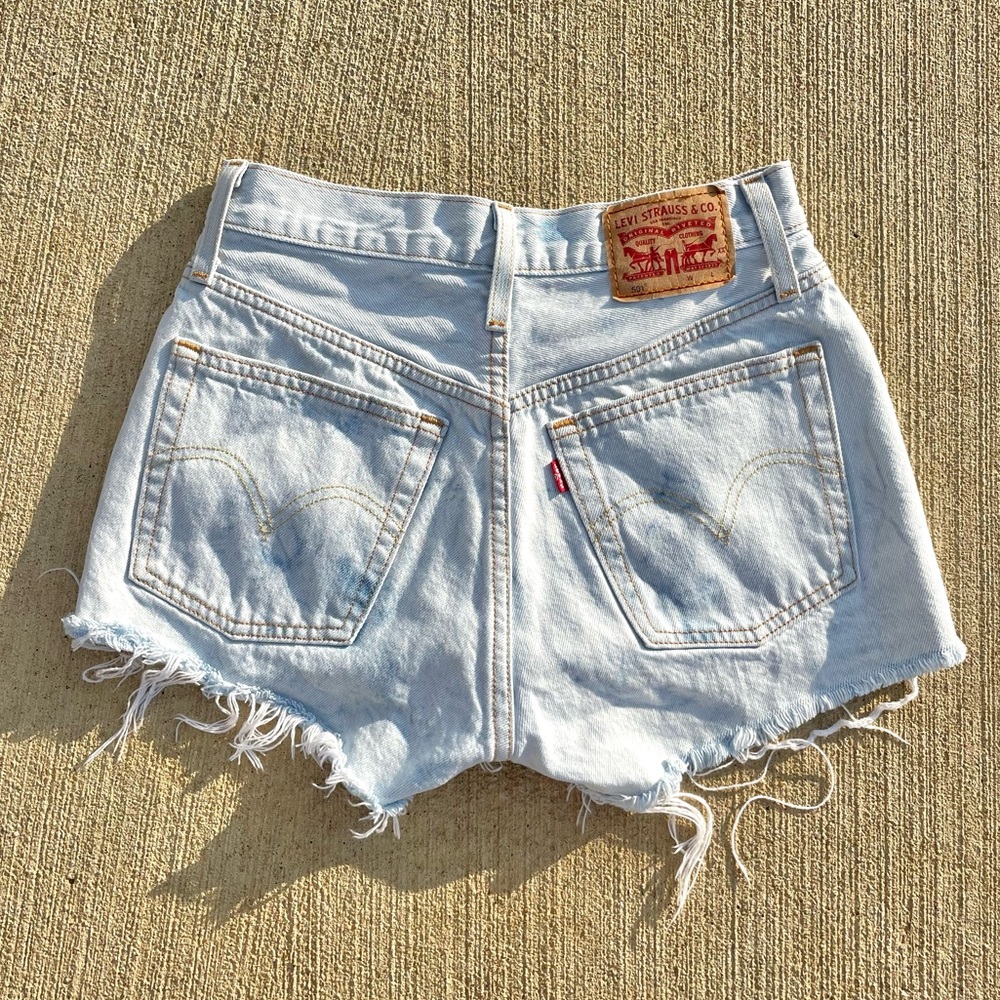 Vintage 501 levi light wash high rise denim shorts